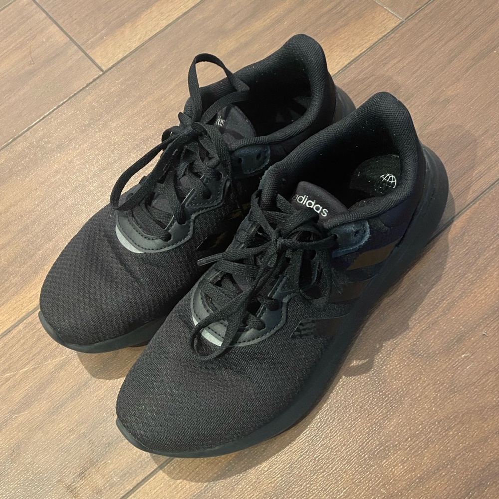 Adidas cloudfoam black sneakers , women’s size 7.5